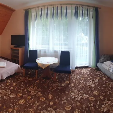 Karkoz Bed & Breakfast *