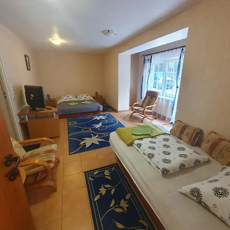Karkoz Bed & Breakfast