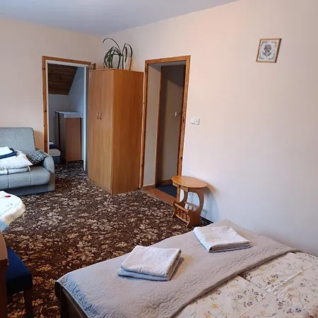 Karkoz Bed & Breakfast *
