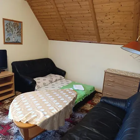 Karkoz Bed & Breakfast *