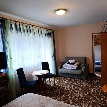 Karkoz Bed & Breakfast *