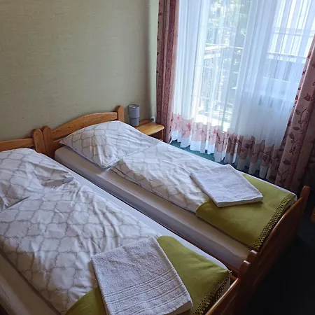 Karkoz Bed & Breakfast *