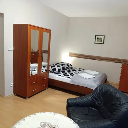 Karkoz Oda ve Kahvaltı 3*
