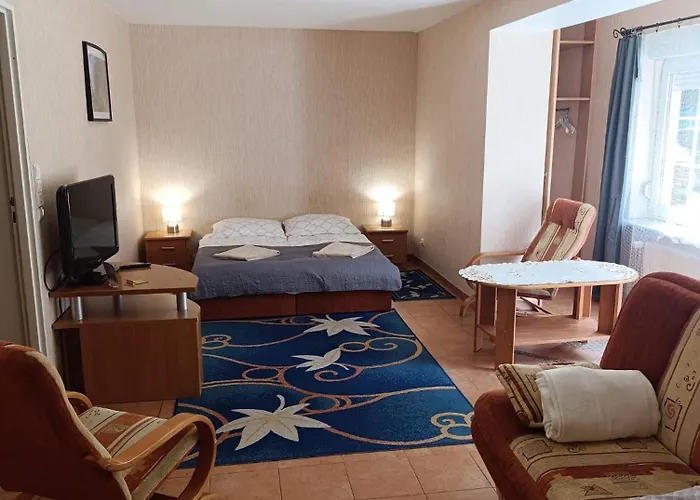 Karkoz Bed & Breakfast 3*